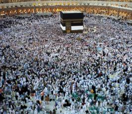 بالصور : ملايين المسلمين يصلون إلى مكة لبدء مناسك الحج لهذا العام