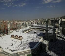 بالصور : قرابة مليوني حاج صلوا الجمعة في الحرم المكي