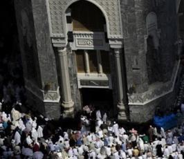 بالصور : قرابة مليوني حاج صلوا الجمعة في الحرم المكي