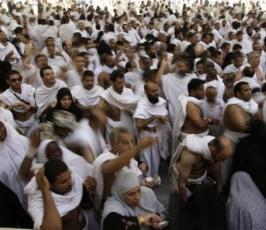 تقرير مصور : ضيوف الرحمن يستقرون في منى ويرجمون العقبة الكبرى