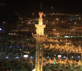 بالصور : حجاج بيت الله الحرام في مشعر منى 