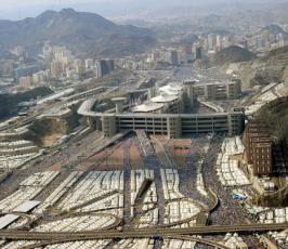 بالصور : مشاهد غير مسبوقة لمنطقة الجمرات الثلاثة في مشعر منى