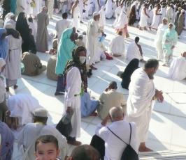 بالصور :في الشهور الأولى والسنوات الأولى من عمرهم يشهدون الحج