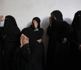 بالصور:جماهير غفيرة تشيع جثماني شهيدي سرايا القدس بخان يونس