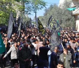 بالصور:جماهير غفيرة تشيع جثماني شهيدي سرايا القدس بخان يونس