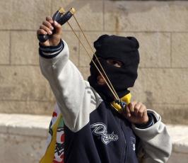 شاهد بالصور:الاشتباكات بين الفلسطينيين والاسرائليين بحى سلوان