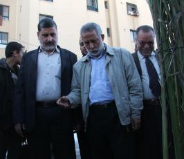 بالصور : قادة المقاومة يزرعون لكل شهيد فلسطيني شجرة في ذكرى الحرب على غزة
