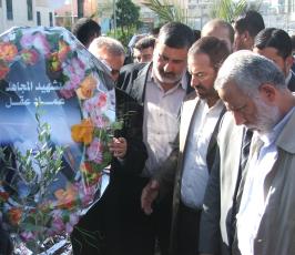 بالصور : قادة المقاومة يزرعون لكل شهيد فلسطيني شجرة في ذكرى الحرب على غزة