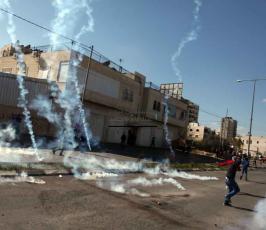 خاص فلسطين اليوم. إصابات ومواجهات أمام معتقل "عوفر" قرب رام الله