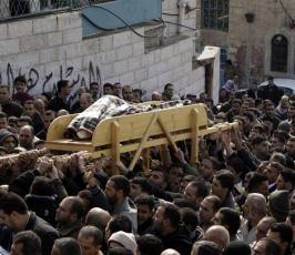 بالصور : جماهير حاشدة تشييع شهيد الخليل 
