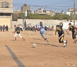 بالصور :: حركة الجهاد تقيم دوري لكرة القدم بإقليم غزة بعنوان ذكرى الحرب على غزة