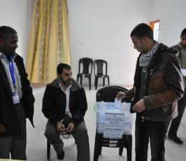 بالصور: كاميرا فلسطين اليوم تتجول بقاعات انتخابات منتدى الممرض الفلسطينى