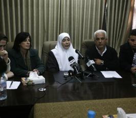 بالصور : المربية تمام أبو السعود بعدالإفراج عنها من سجون السلطة