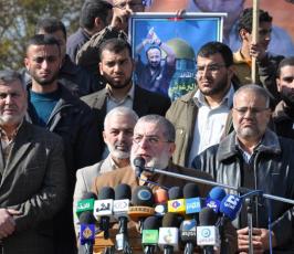 بالصور: مؤسسة مهجة القدس تنظم وقفة تضامنية مع الأسرى بسجون الإحتلال 