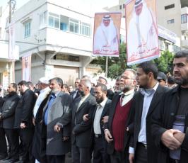 بالصور:قوى المقاومة الفلسطينية بغزة تخرج بمسيرة حاشدة ضد السلطة برام الله