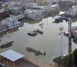 بالصور : سيول وامطار تؤدي لمقتل ثمانية مواطنين في جدة