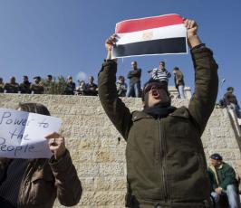 بالصور : تظاهرات في مدينة القدس المحتلة للشعبين التونسي والمصري