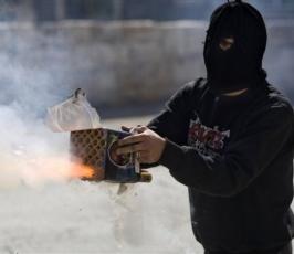 بالصور: الشرطة الإسرائلية تعتقل شبان فلسطينيين بمواجهات بالقدس المحتلة