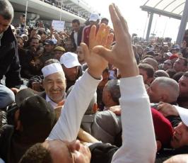 بالصور : وصول الزعيم التونسي راشد الغنوشي إلى تونس 