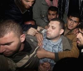 بالصور : القيادي في القسام أيمن نوفل يصل غزة بعد اعتقال دام 3 سنوات في مصر