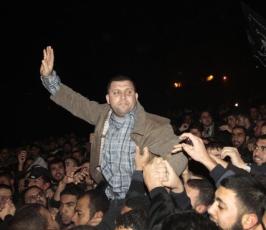 بالصور : القيادي في القسام أيمن نوفل يصل غزة بعد اعتقال دام 3 سنوات في مصر