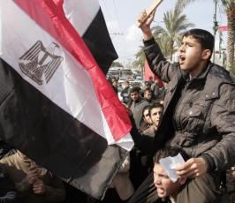بالصور:مسيرة دعماً للشعب المصرى بغزة