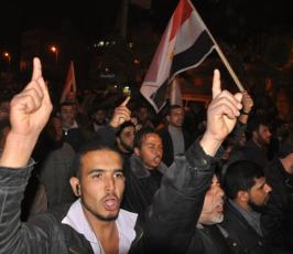 بالصور: حركة الجهاد تنظم مسيرة حاشدة إحتفالاً بنجاح الثورة بمصر