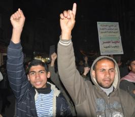 بالصور: حركة الجهاد تنظم مسيرة حاشدة إحتفالاً بنجاح الثورة بمصر