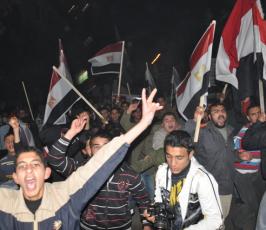بالصور: حركة الجهاد تنظم مسيرة حاشدة إحتفالاً بنجاح الثورة بمصر