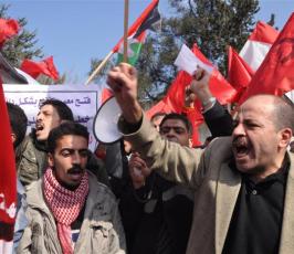 بالصور: الجبهتان الديمقراطية والشعبية تخرجان بمسيرة دعماً للشعب المصري بغزة