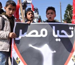بالصور: الجبهتان الديمقراطية والشعبية تخرجان بمسيرة دعماً للشعب المصري بغزة