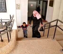 بالصور:معمل للأطراف الصناعية للمعاقين بغزة