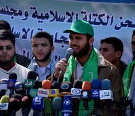 بالصور: طلبة الجامعات يخرجون بمسيرة تضامنية مع الشعب الليبي بغزة