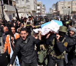 بالصور:سرايا القدس تشيع جثمان الشهيد عبدالمجيد شاهين من دير البلح