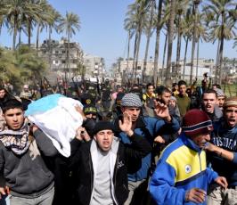 بالصور:سرايا القدس تشيع جثمان الشهيد عبدالمجيد شاهين من دير البلح