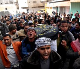 بالصور:سرايا القدس تشيع جثمان الشهيد عبدالمجيد شاهين من دير البلح