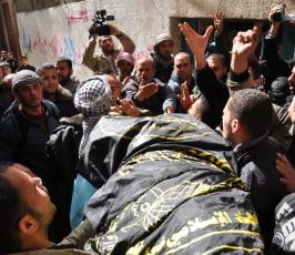 بالصور:سرايا القدس تشيع جثمان الشهيد عبدالمجيد شاهين من دير البلح
