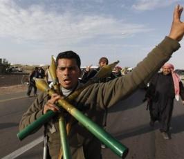 بالصور : ثوار ليبيا يواصلون زحفهم لتحرير باقي المدن
