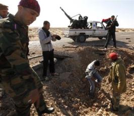 بالصور : قصف مكثف بالطيران على معاقل الثوار في ليبيا