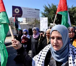بالصور:إتحاد المرأة ونساء غزة يخرجن بمسيرة حاشدة تعزيزاً لإنهاء الإنقسام