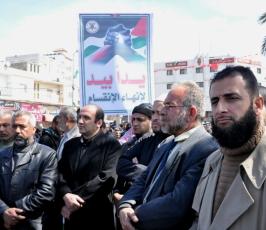 بالصور: مسيرة لفصائل المقاومة تدعوا لأنهاء الانقسام بغزة