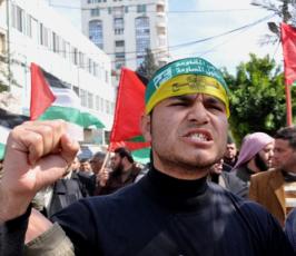 بالصور: مسيرة لفصائل المقاومة تدعوا لأنهاء الانقسام بغزة