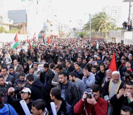 بالصور: مسيرة لفصائل المقاومة تدعوا لأنهاء الانقسام بغزة