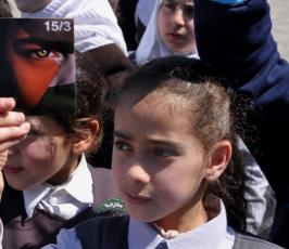 بالصور: مسيرة لأطفال غزة بساحة الجندى المجهول يدعون الى انهاء الانقسام