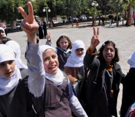 بالصور: مسيرة لأطفال غزة بساحة الجندى المجهول يدعون الى انهاء الانقسام