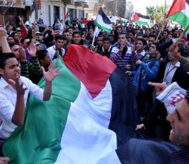 بالصور:مسيرة تحضيرية  لشباب 15 من اذار في مدينة غزة 