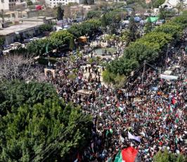 بالصور .. غزة تنتفض ضد الانقسام