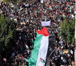 بالصور .. غزة تنتفض ضد الانقسام