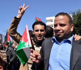 بالصور .. غزة تنتفض ضد الانقسام