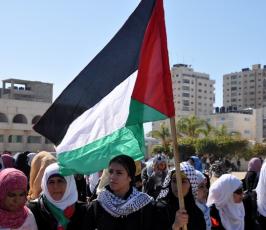 بالصور .. غزة تنتفض ضد الانقسام